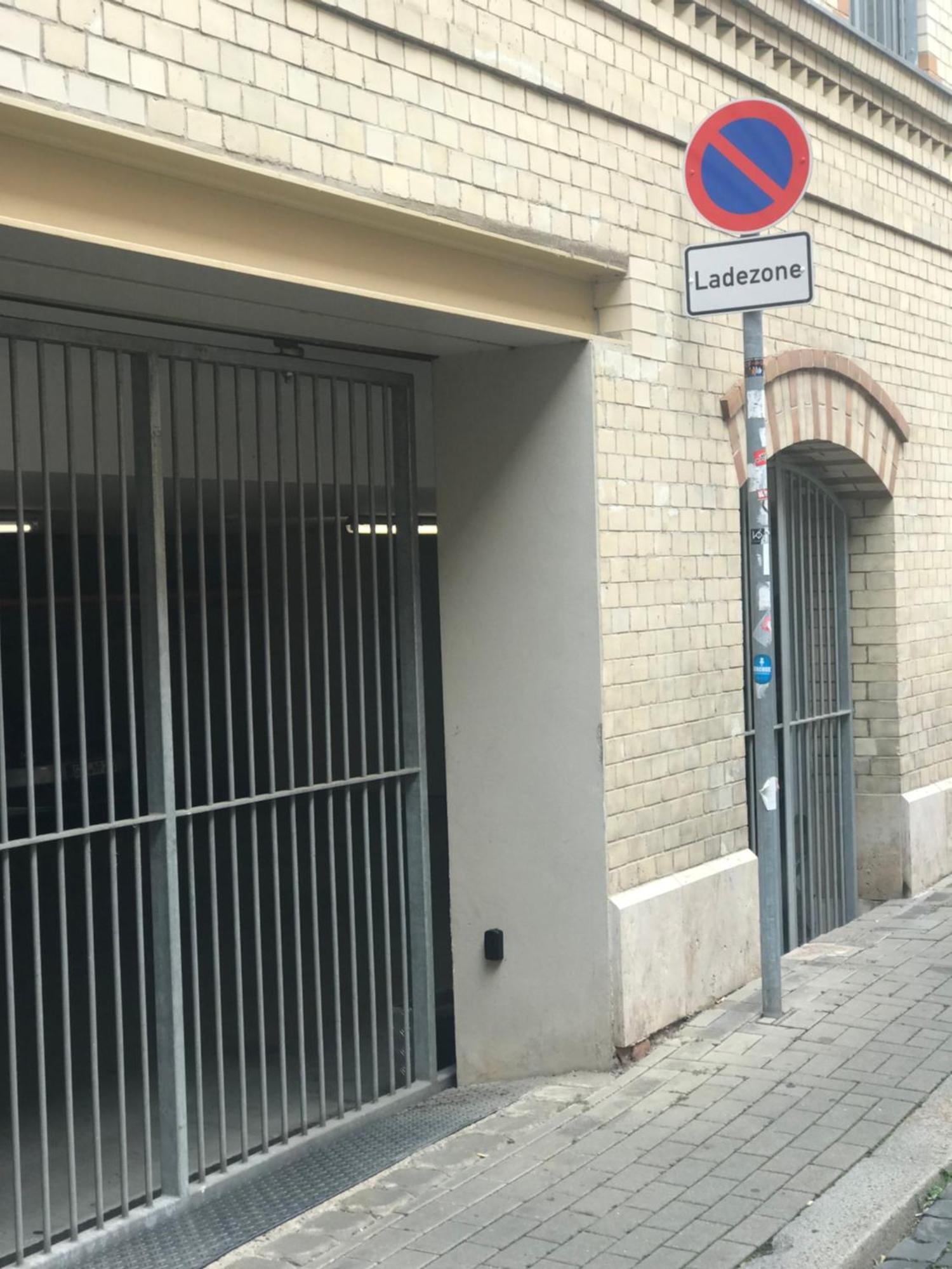 Moderne Galeriewohnung Mit Balkon Und Stellplatz Am Wenigemarkt Эрфурт Экстерьер фото