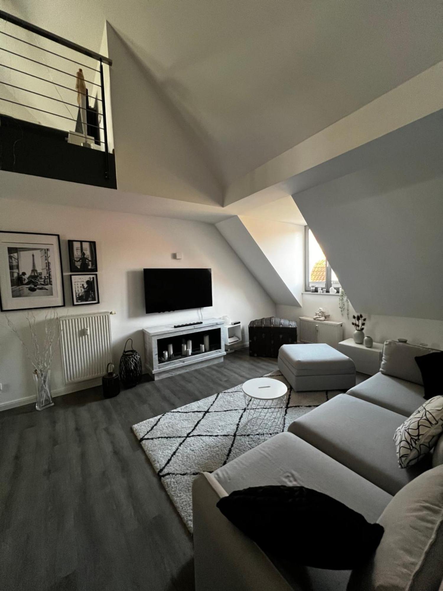 Moderne Galeriewohnung Mit Balkon Und Stellplatz Am Wenigemarkt Эрфурт Экстерьер фото